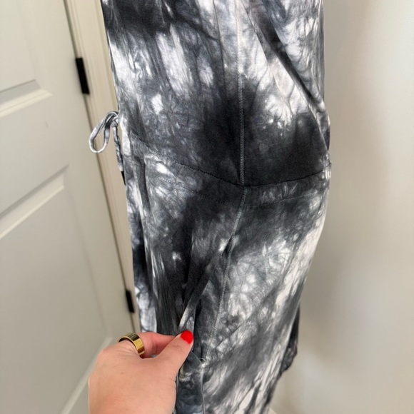 Sweaty Betty Take it Easy Black Tie Dye Dress Size M Pockets Drawstring Waist - Picture 4 of 12